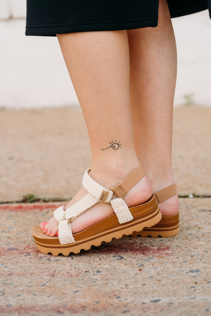 Reef: Cushion REM Higher in Crochet