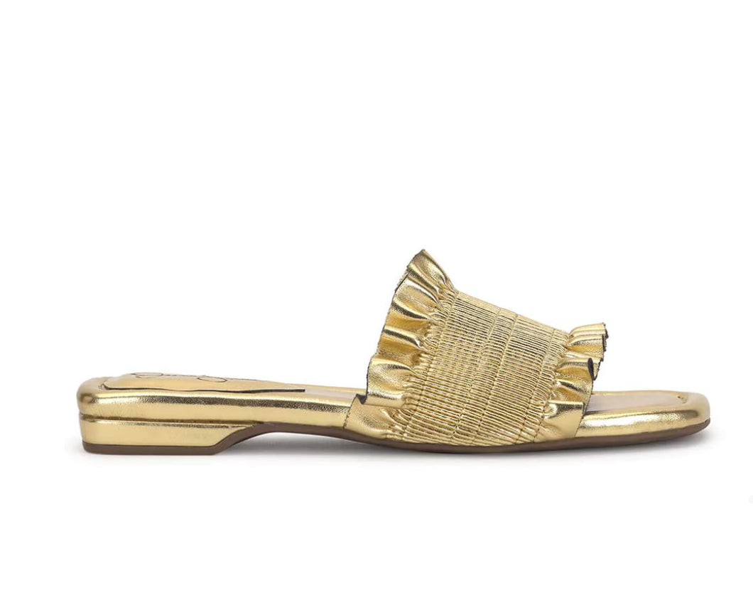Jessica Simpson: Camessa Smocked Sandal in Gold Metallic Nappa