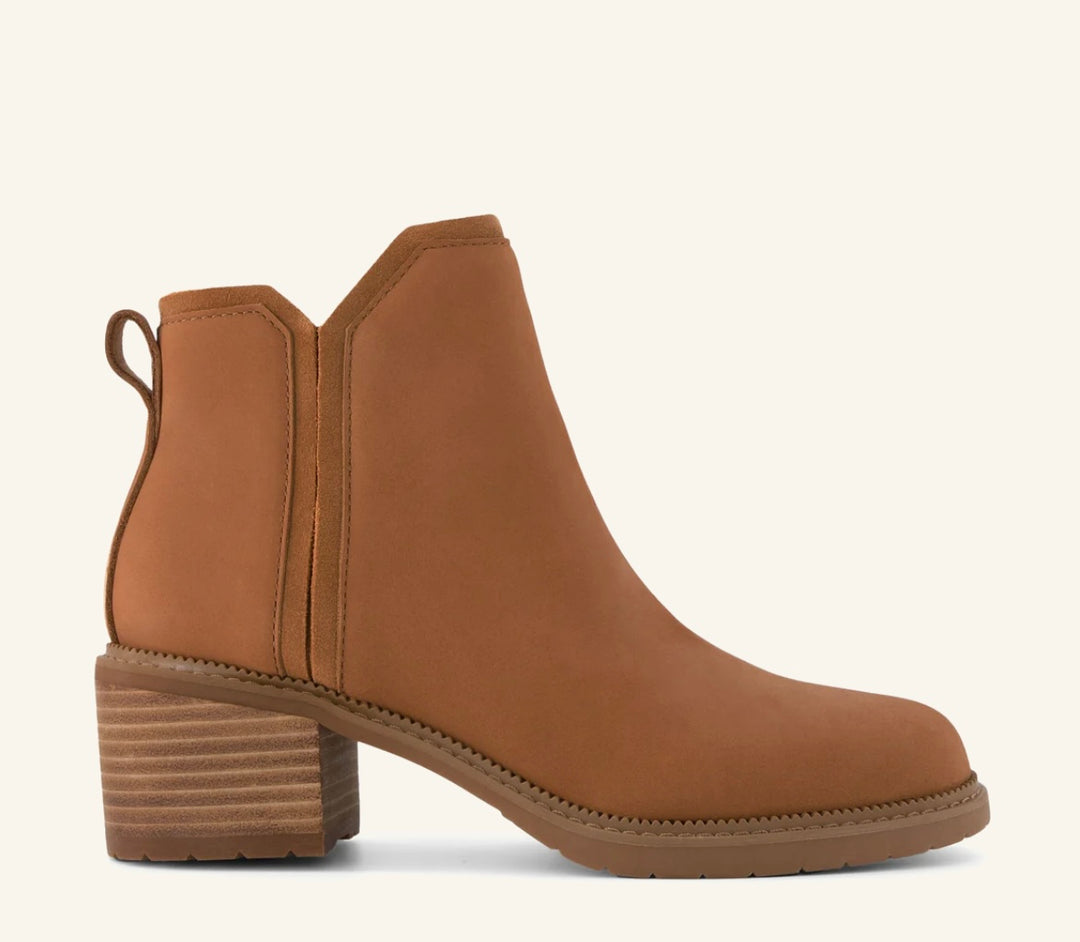 TOMS: Hailey Boot in Nubuck Brown Leather 10021307