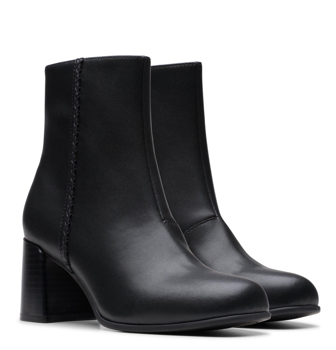 Clarks: Keirsta Faye Boots in Black 26180036