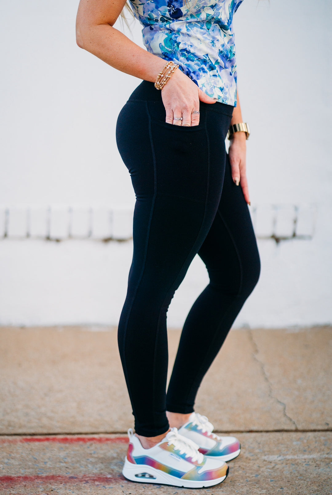 Skechers: GO WALK HW Legging in Black