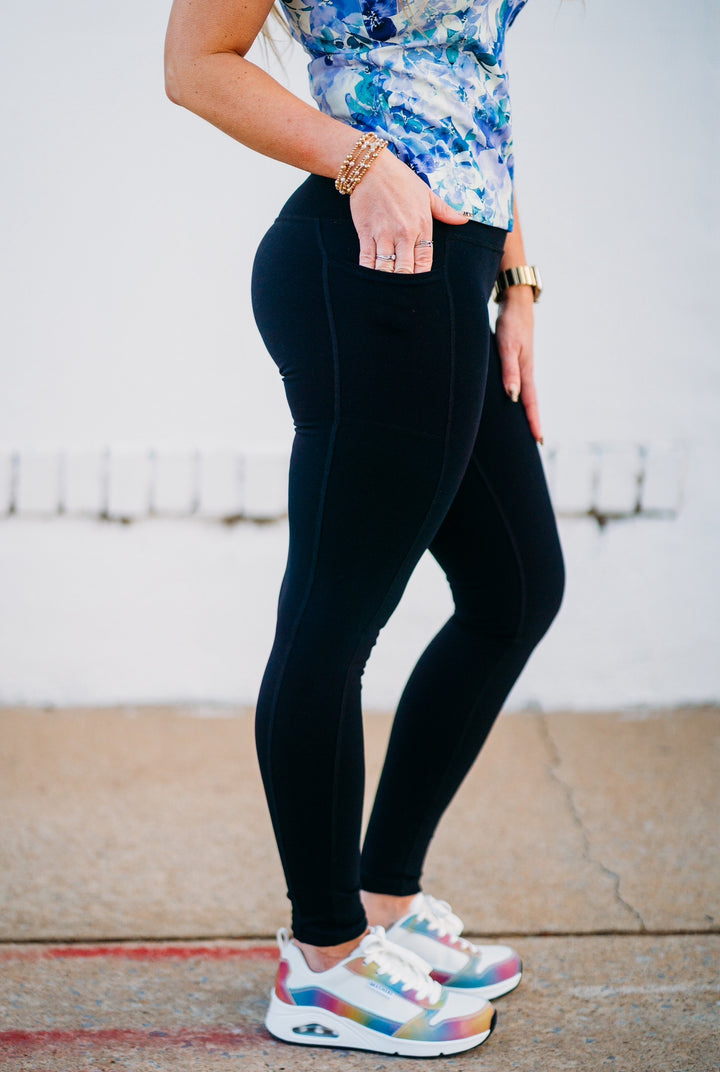 Skechers: GO WALK HW Legging in Black