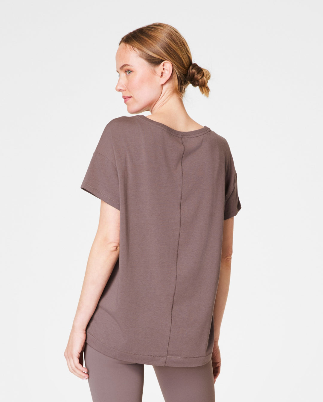 Spanx: Supernaturals Flow Short Sleeve in Smoke