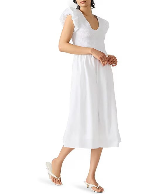 Steve Madden: Gray Dress in White White