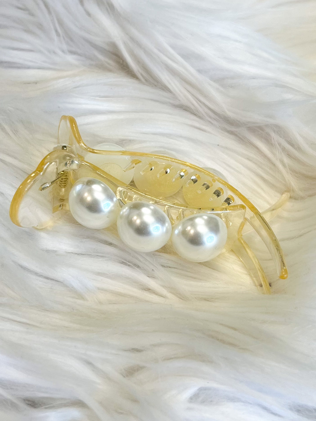 Fun & Fabulous: Pearl Ponytail Clip