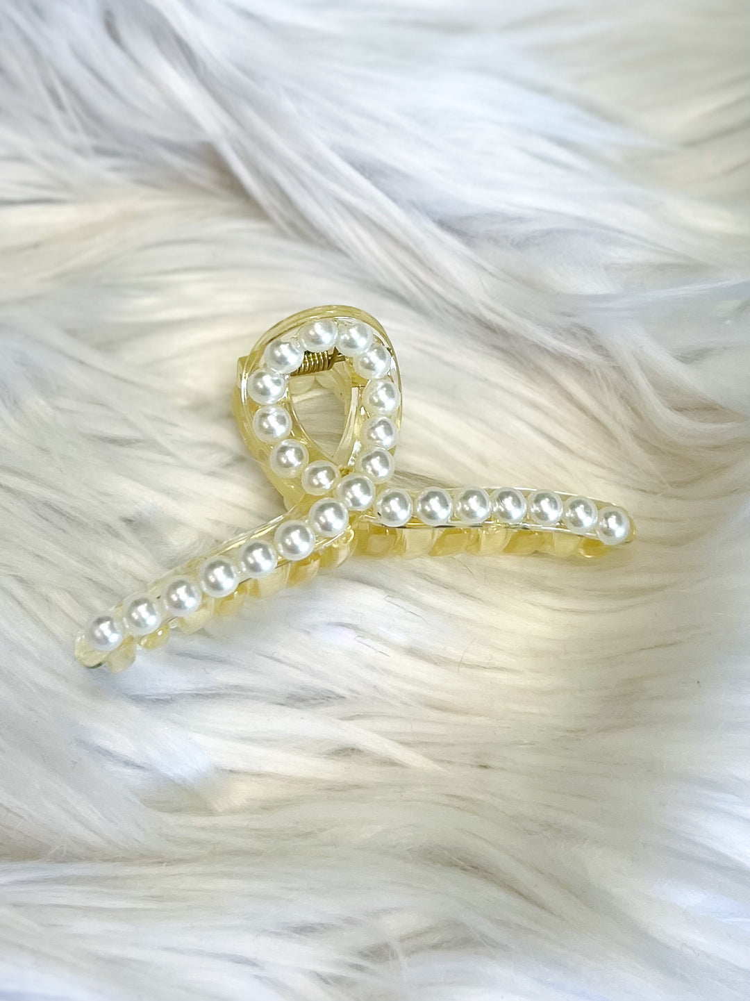 Fun & Fabulous: Small Twist Pearl Claw Clip