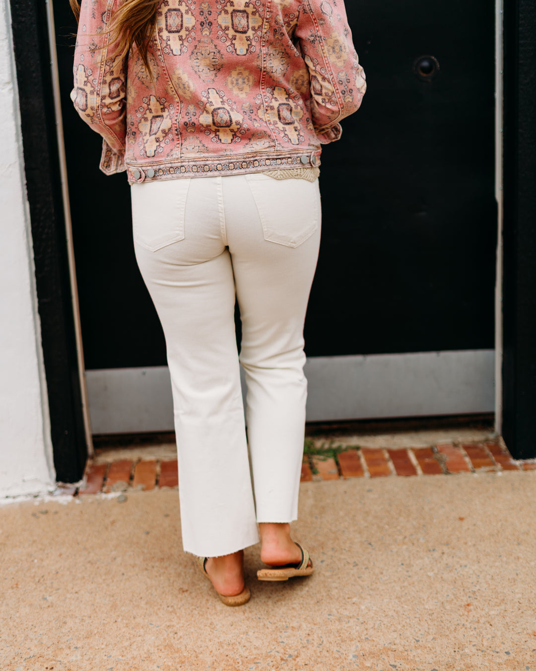 Kut: Kelsey High Rise Ankle Flare in Ecru