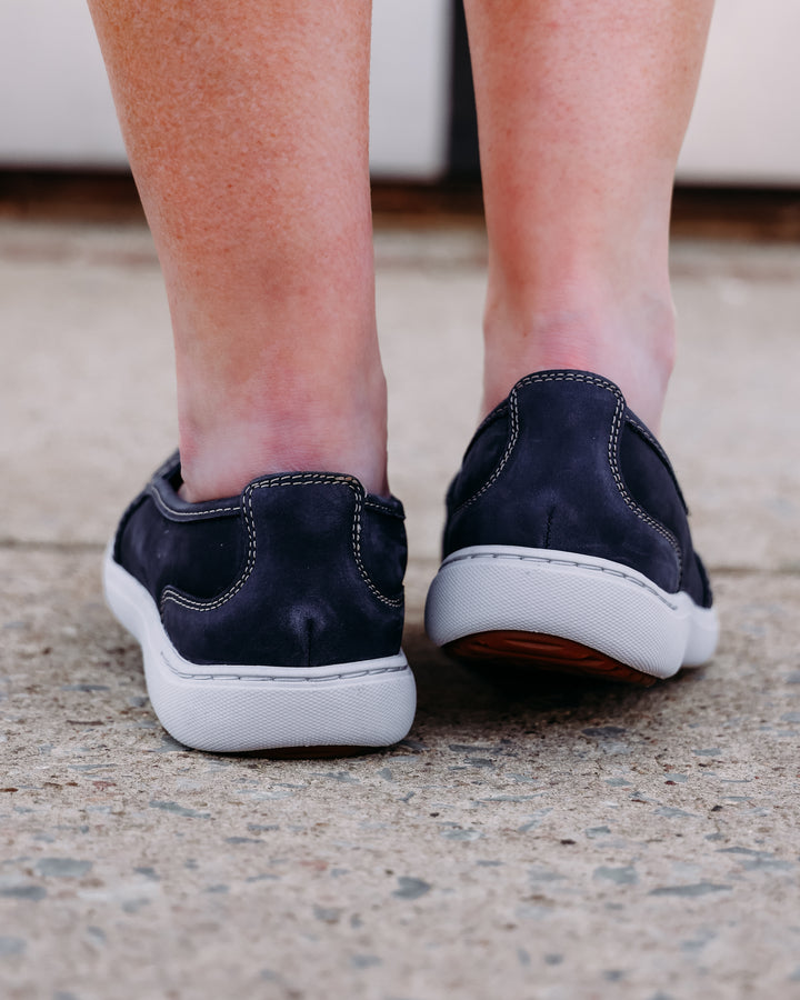 Clarks: Nalle Violet Navy Leather