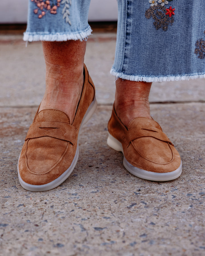 Vaneli: Undine Cuio Suede Flat