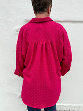 Load image into Gallery viewer, Ivy Jane: Button Top in Fuchsia 621480
