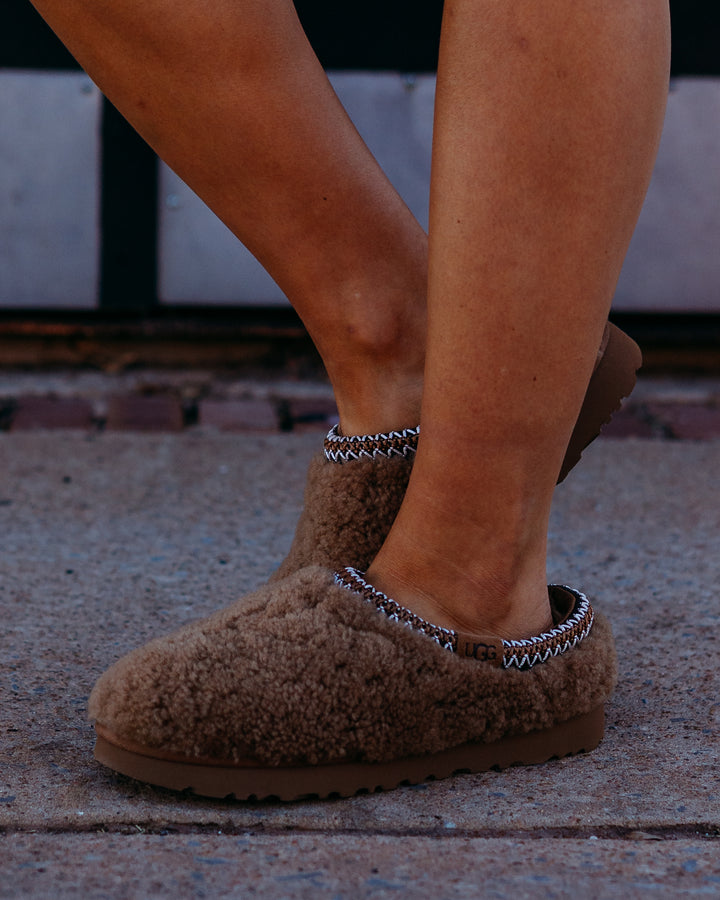 Ugg: W Tasman Maxi Curly in Chestnut