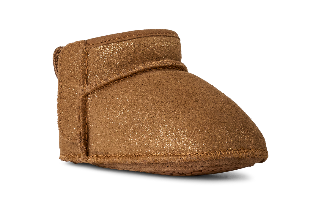 UGG: Infant Classic Ultra Mini in Chestnut
