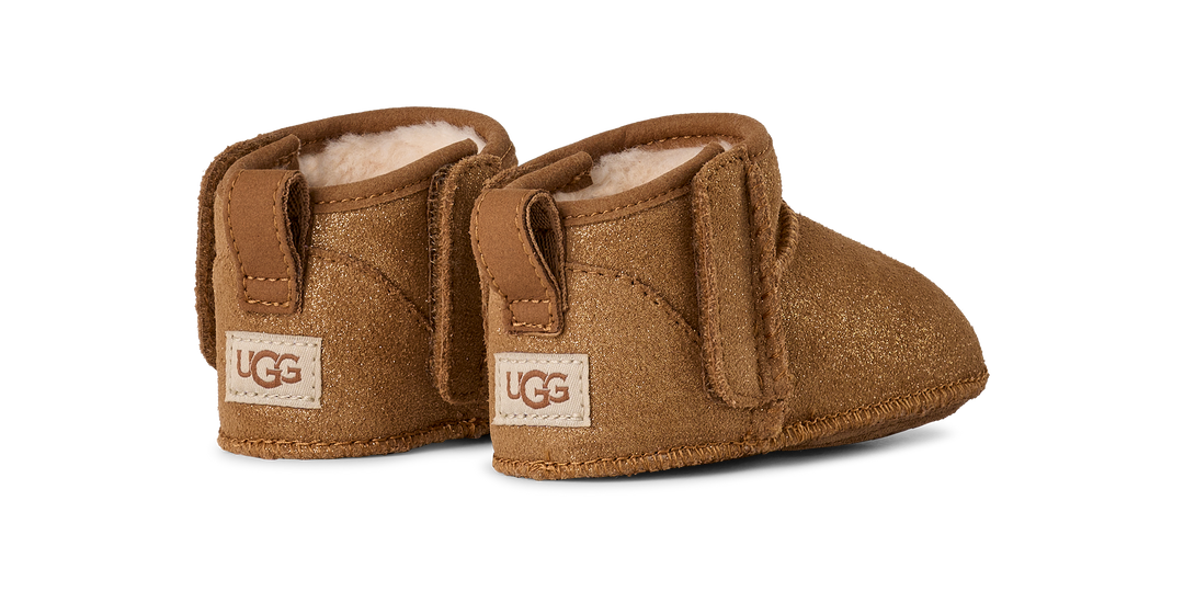 UGG: Infant Classic Ultra Mini in Chestnut