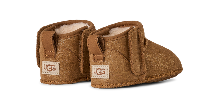 UGG: Infant Classic Ultra Mini in Chestnut