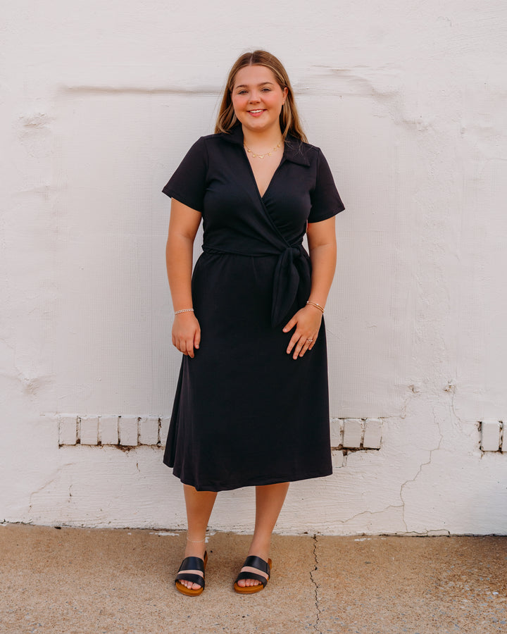 Spanx: Airessentials Collared Tie-Waist Midi Dress in Very Black (22805R)