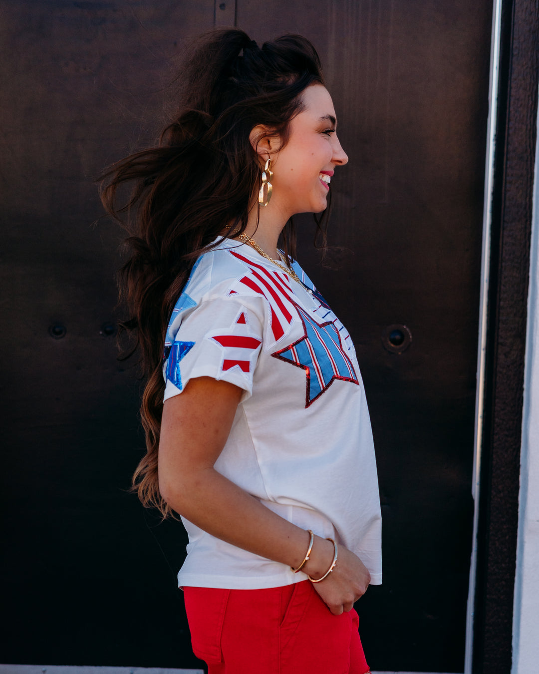 Queen Of Sparkles: White USA Stripe Patch Stars Tee in White (SUM26292)
