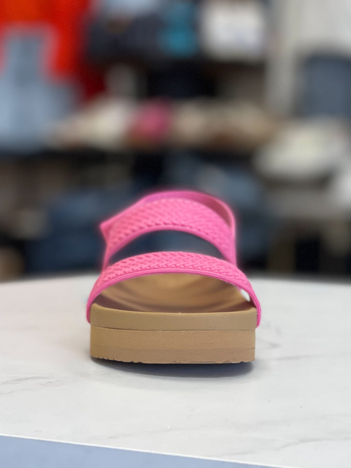 Reef: Little Water Vista in Pink Cosmos and Tan (CJ8812)