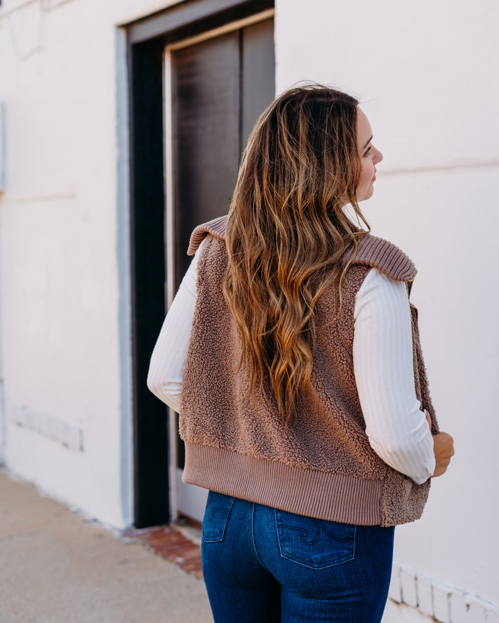 Varley: Aspen GIlet Vest in Ash Taupe