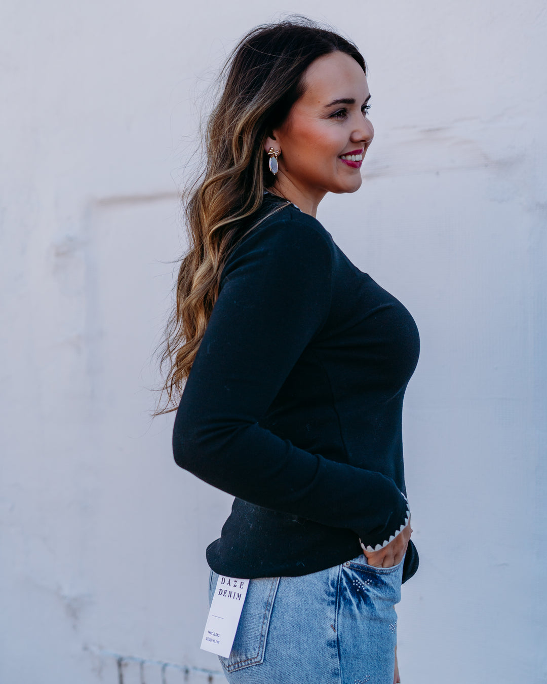 Karen Kane: Edge Stitch Crewneck Top in Black/Cream (4L38002)