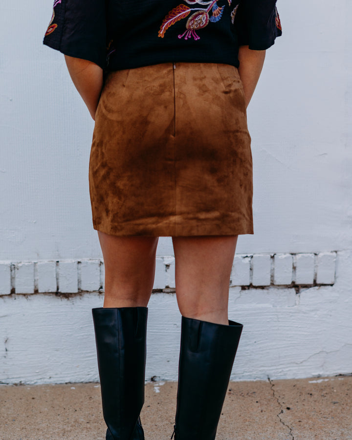 Z Supply: Ciera Suede Mini Skirt in Coconut