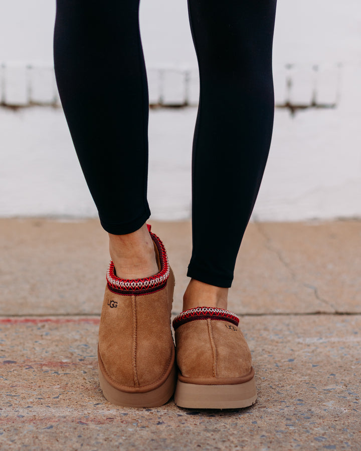 UGG: Tazz Platform Slipper in Chestnut