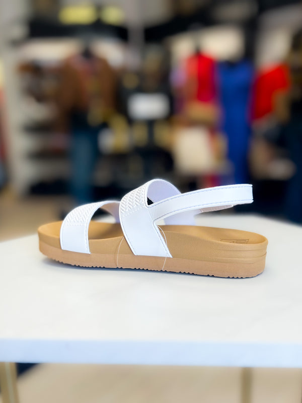 Reef: Kids Water Vista in White and Tan