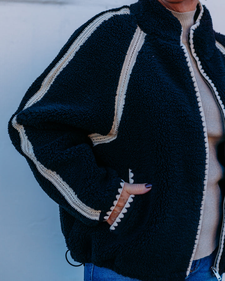 UGG: Nikia Crochet Uggfluff Jacket in Black (1161670)