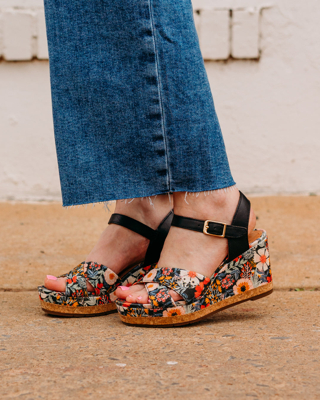 Clarks: Chicly Floral Sandal in Black