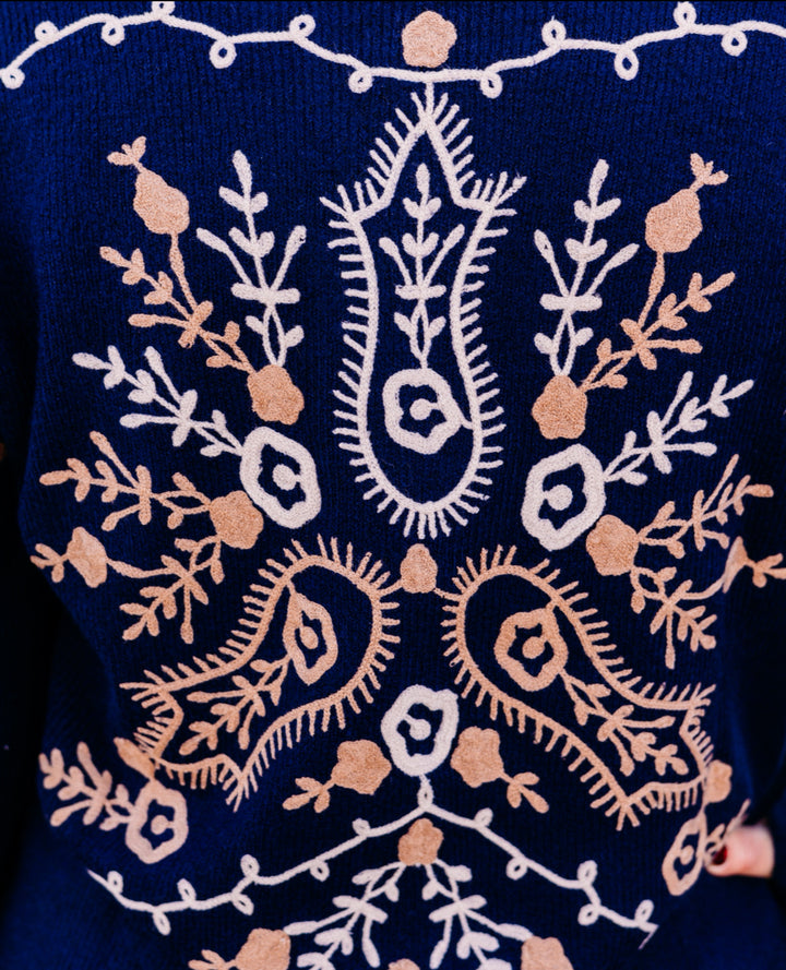 Charlie B: Notched Neck Rib Embroidered Sweater in Navy