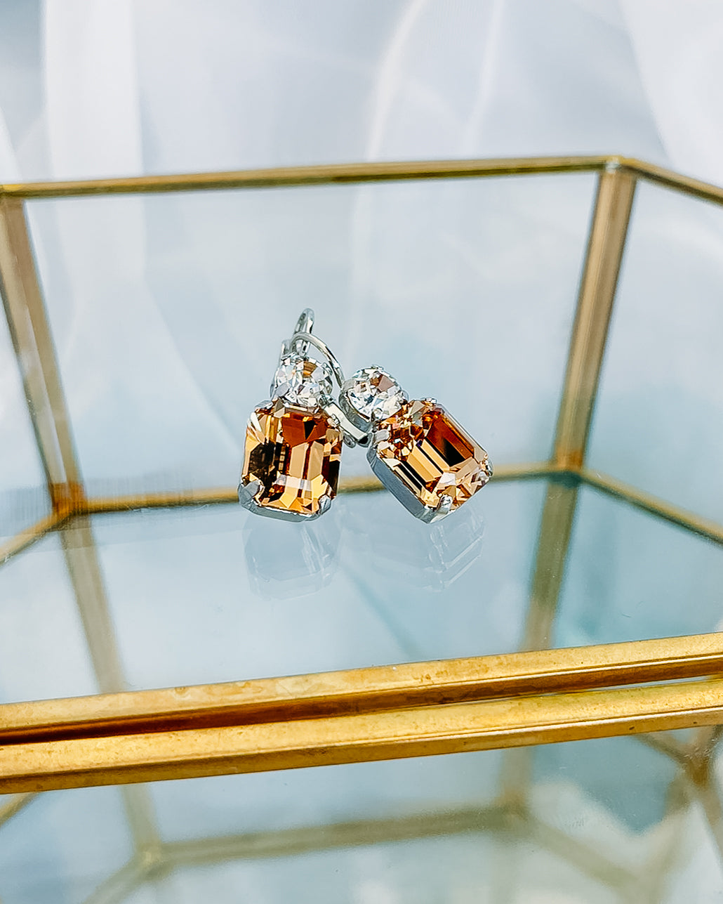 Mariana: "Pearl Compact" E-1014/1-60066-RO6 - The Vogue Boutique
