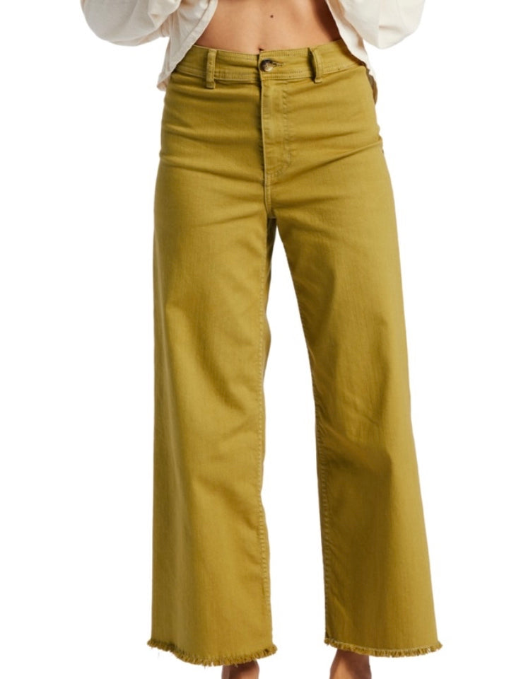 Billabong: Free Fall in Golden Rays
