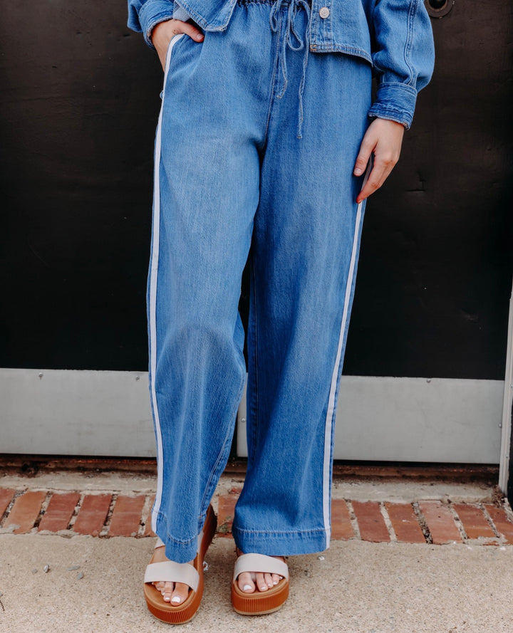 Z Supply: The Sidelines Denim Track Pant in Dreamstate (ZP263144S)