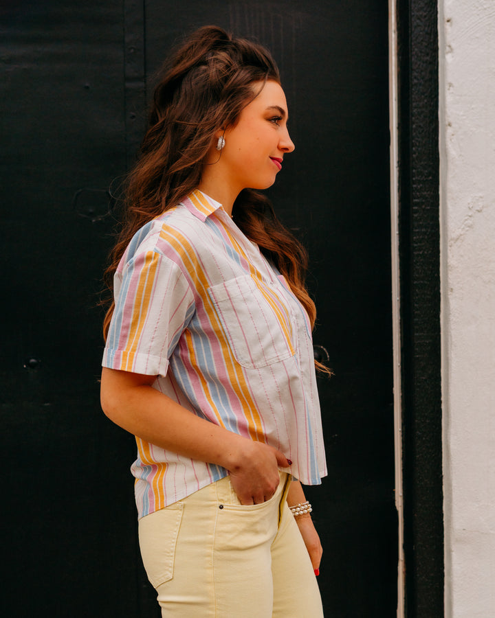 Kut: Brianna - Boxy Button Front Shirt W/ Short Sleeves & Pocket in White (KT151603)