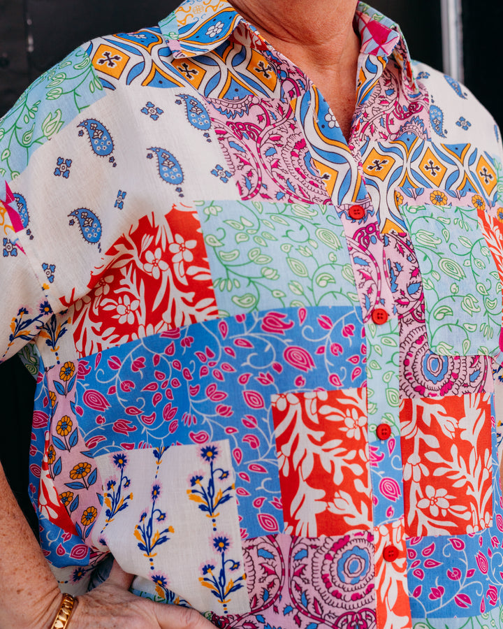 Joy Joy: Button Short Sleeve Shirt in Kaleidocloth (76A4952) - The Vogue Boutique