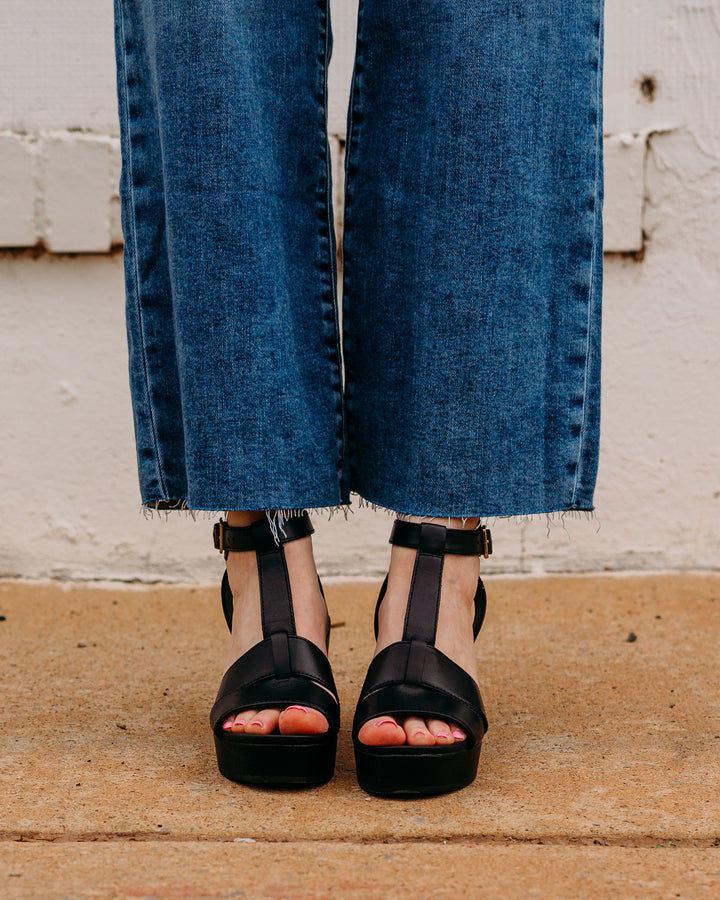 Clarks: Hope Sandal Black Leather