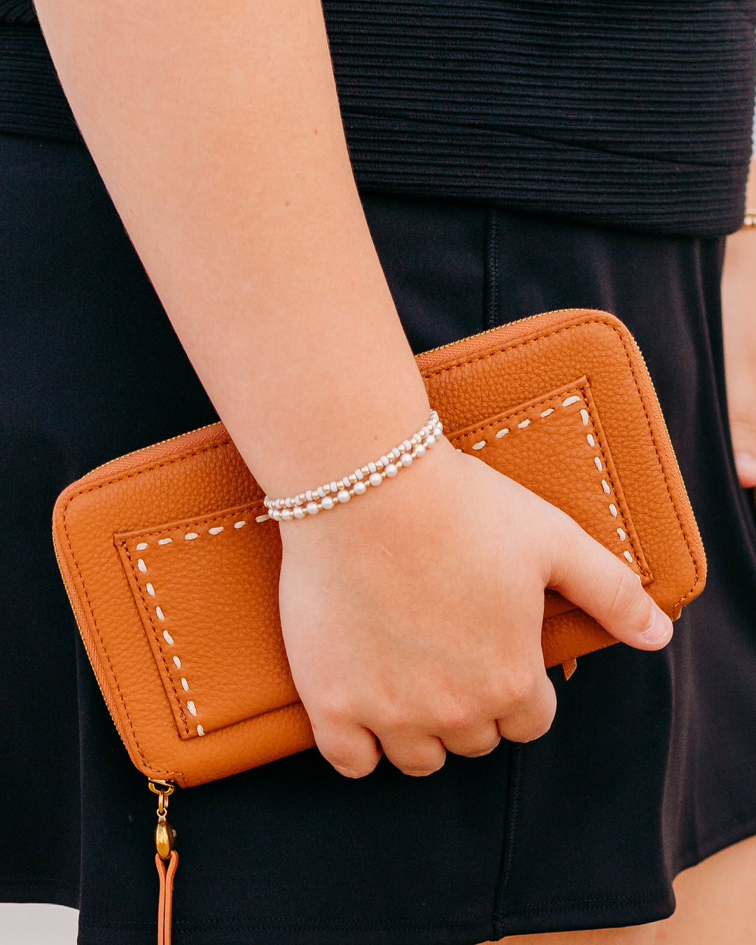 Hobo: Hart Large Wallet in Warm Honey