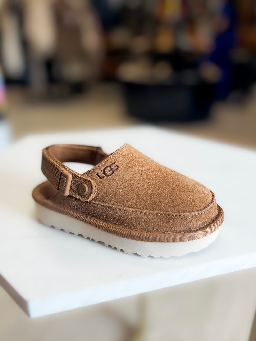 Ugg: Kids Goldenstar Clog in Chestnut