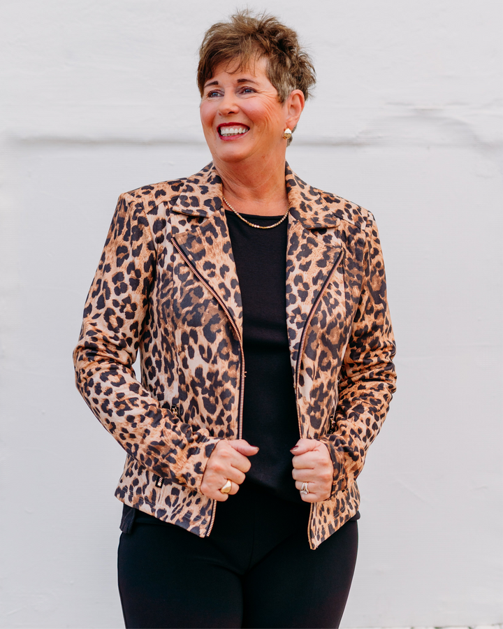 Frank Lyman: Cheetah Jacket 253857