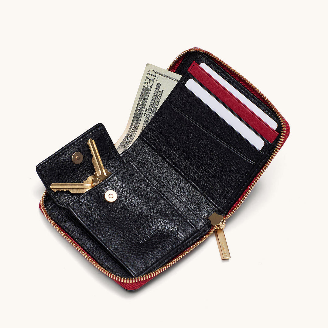 Hammitt: 5 North in Black/Brushed Gold Red Zip