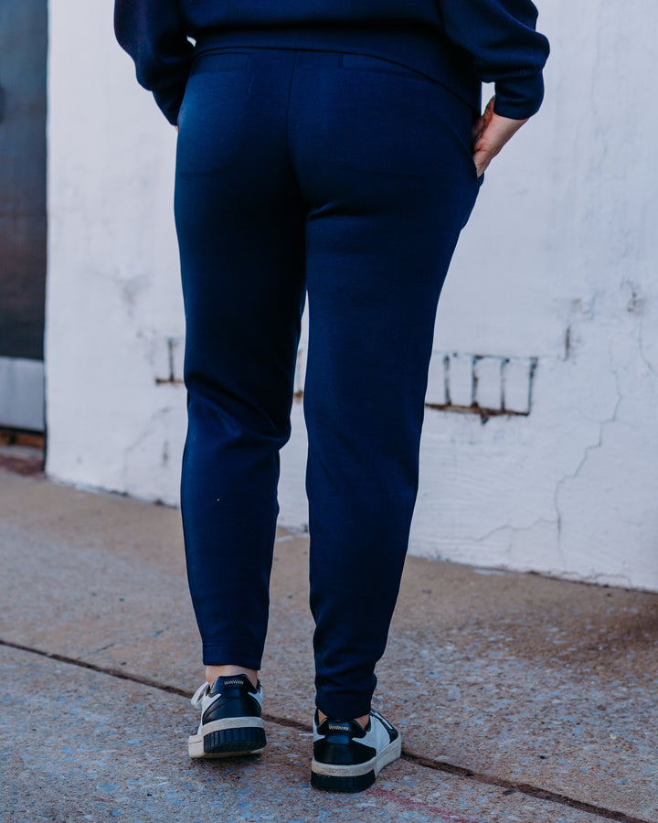 Varley: The Slim Pant 27.5 in Navy (VAR02060)