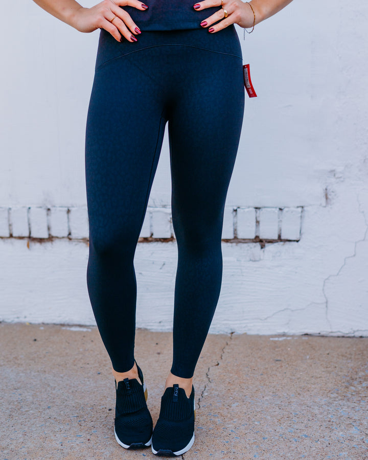 Spanx: Bb Embossed 7/8 Legging in Frcfln Min Cr Vb (51178R)