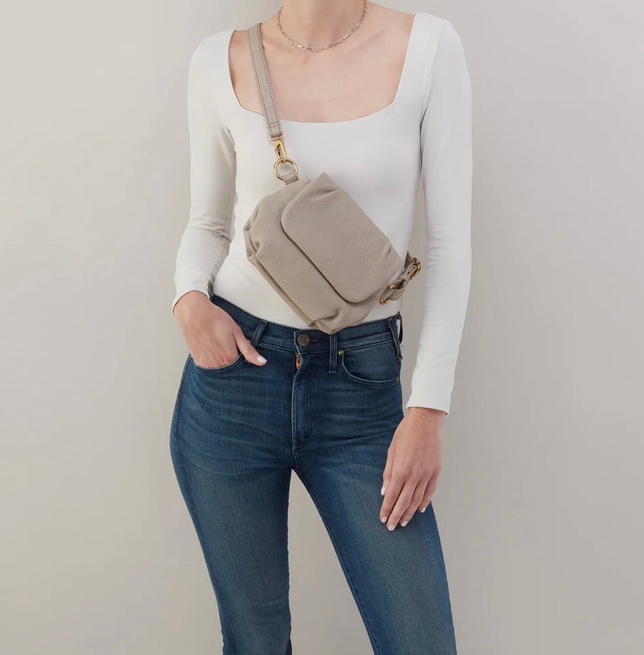 Hobo: Harley Crossbody Sling in Taupe