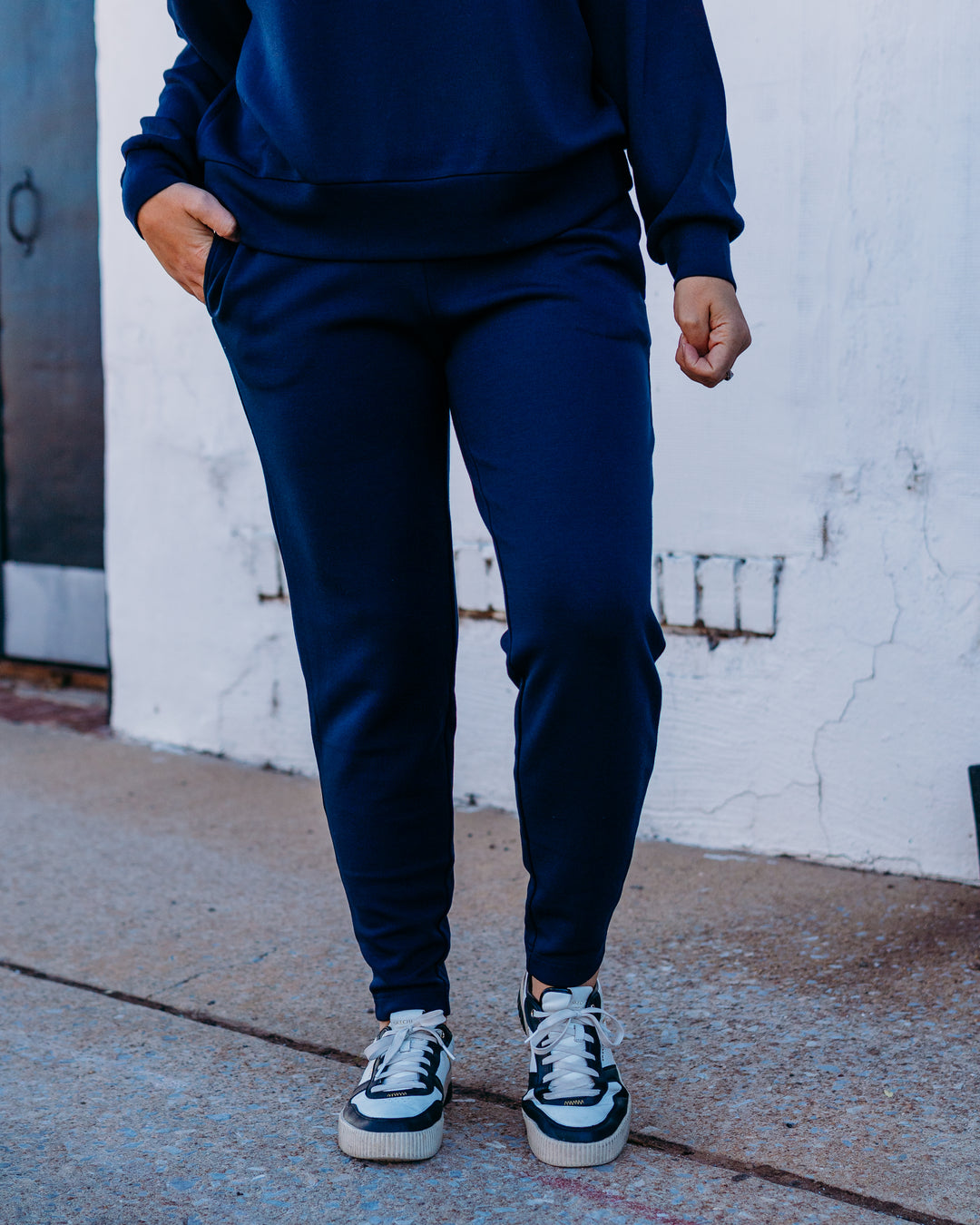 Varley: The Slim Pant 27.5 in Navy (VAR02060)