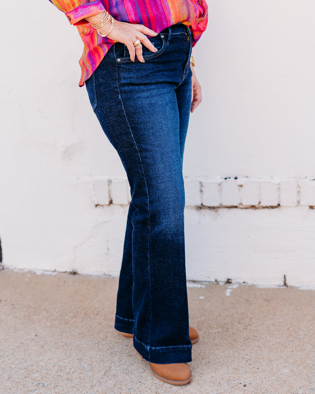 Jag: Kait Mid Rise Flare in Opera Blue