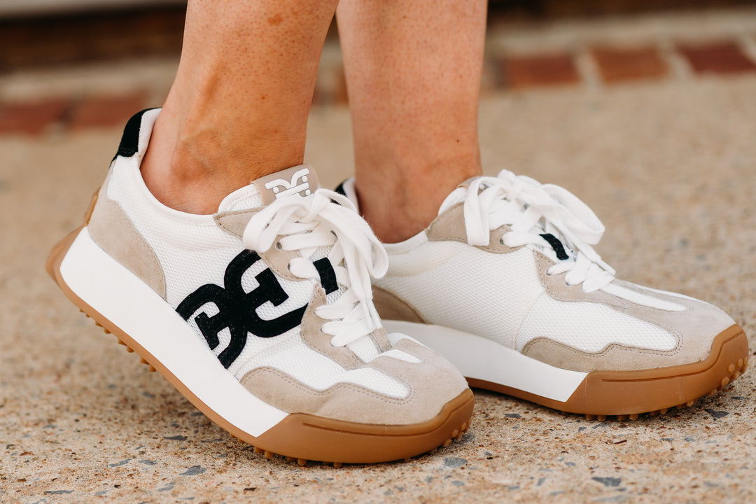Sam Edelman: Langley Lace Up Sneaker in White/Tan/Black
