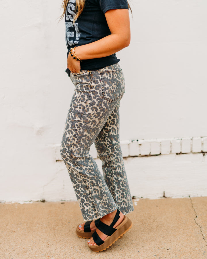 Kut: Kelsey High Rise Ankle Flare in Tan/Brown Leopard