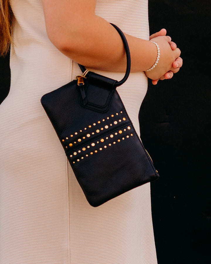 Hobo: Wristlet in Black