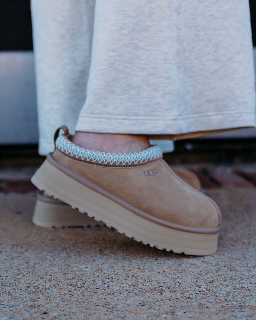 バ*ド様 UGG 23 Ugg: Tazz in Sand 1122553-SAN – The Vogue Boutique