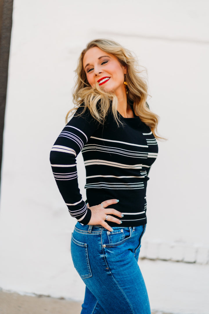 Steve Madden: Joanne Sweater in Black BO306708