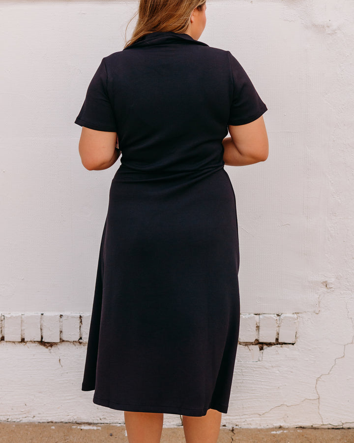 Spanx: Airessentials Collared Tie-Waist Midi Dress in Very Black (22805R)